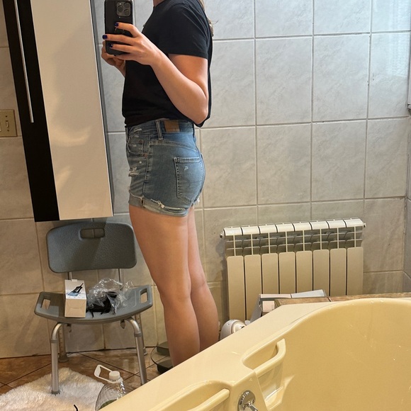 American Eagle high rise shorts - Picture 2 of 6